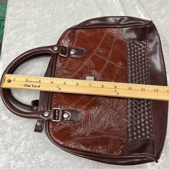 MC detailed handbag - Picture 3 of 10